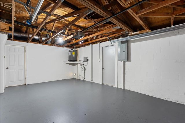 9020 HUNT CLUB LANE, Port Richey, FL 34668