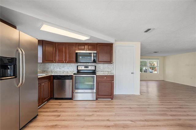 9020 HUNT CLUB LANE, Port Richey, FL 34668