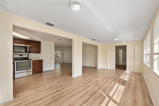 9020 HUNT CLUB LANE, Port Richey, FL 34668