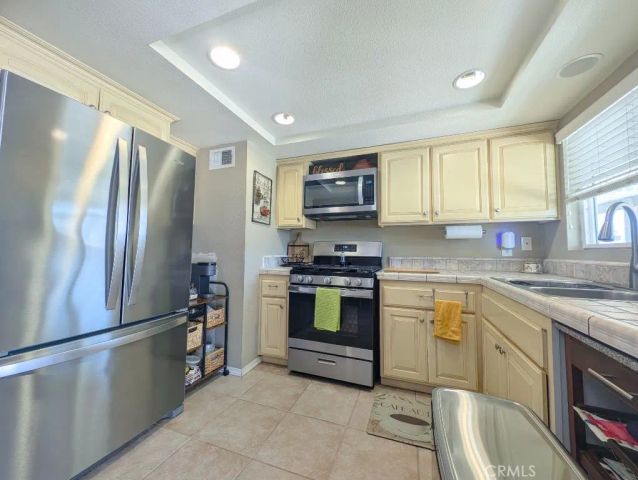 545 Mikalor, San Bernardino, CA 92410