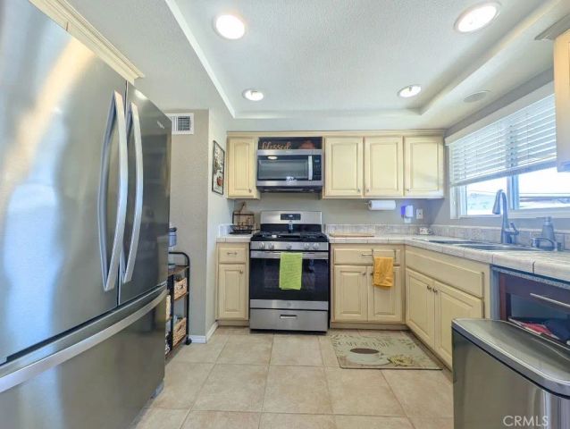 545 Mikalor, San Bernardino, CA 92410