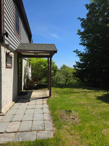 411 Thacher Park Road, Voorheesville, NY 12186