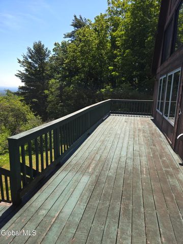 411 Thacher Park Road, Voorheesville, NY 12186