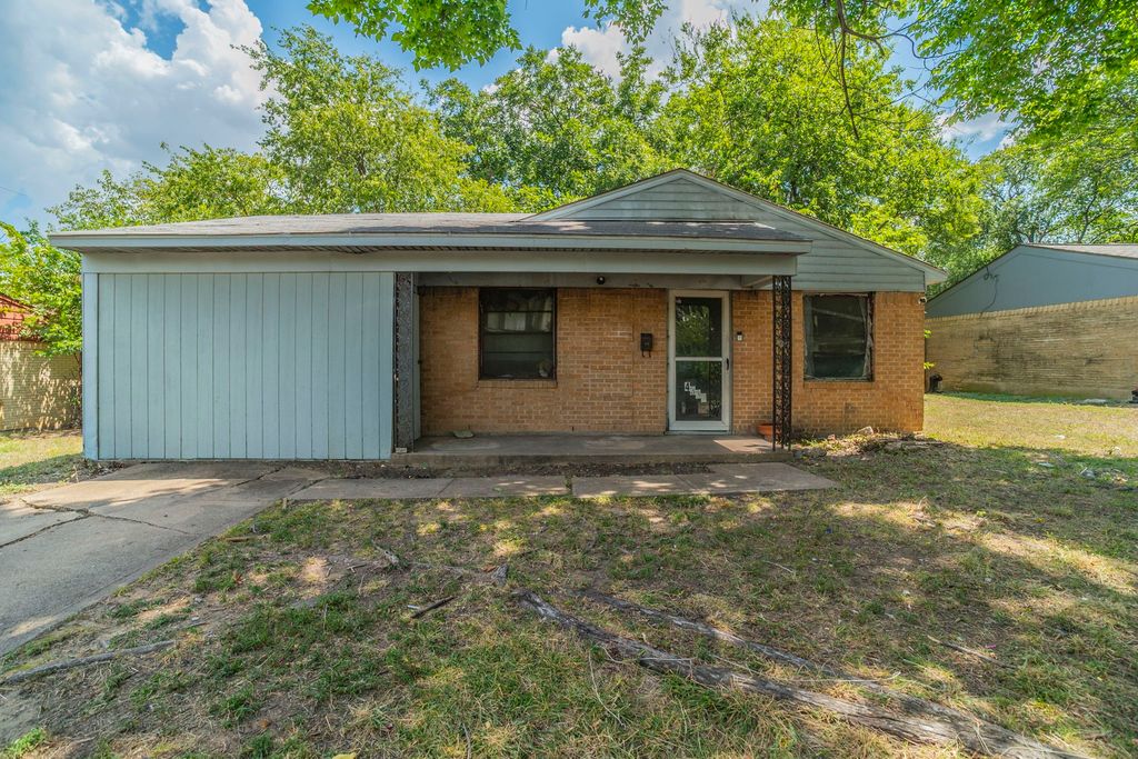 4330 Scottsdale Drive, Mesquite, TX 75150