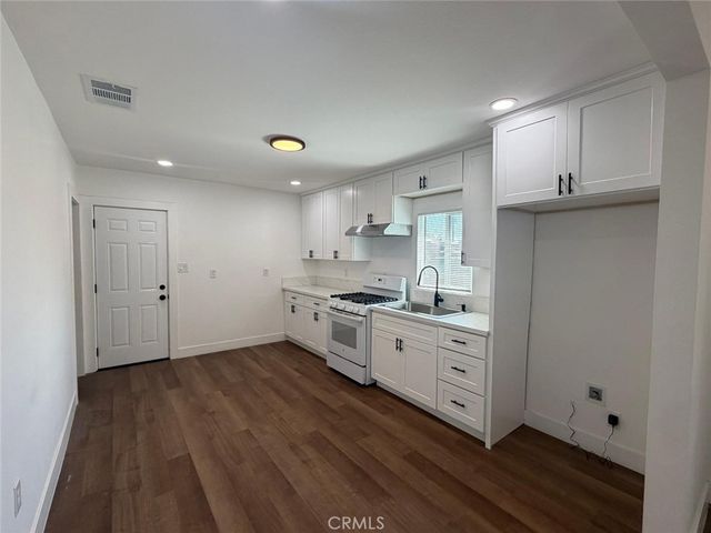 112 Woodrow, Bakersfield, CA 93308