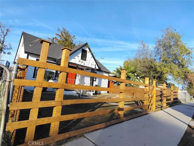112 Woodrow, Bakersfield, CA 93308