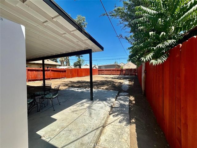 112 Woodrow, Bakersfield, CA 93308