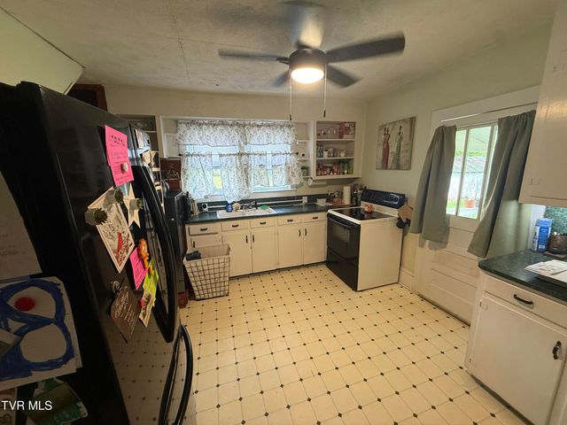 2023 Enterprise Road, Piney Flats, TN 37686