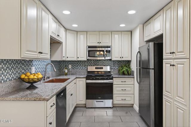 6925 Gull Court, Ventura, CA 93003