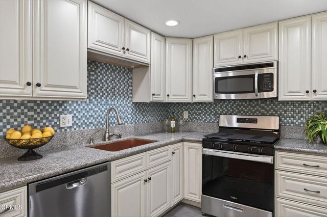 6925 Gull Court, Ventura, CA 93003