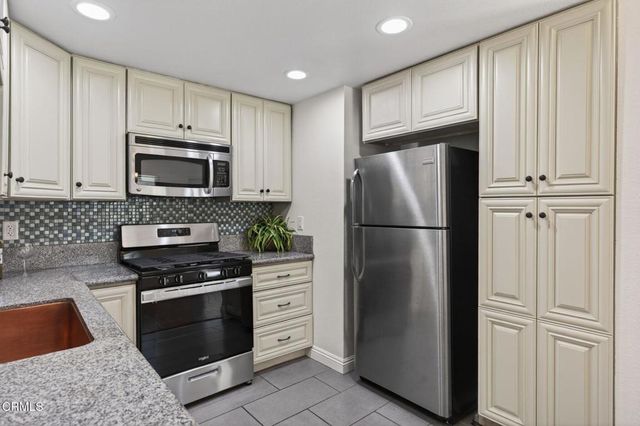 6925 Gull Court, Ventura, CA 93003