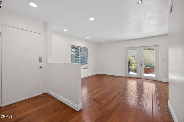 6925 Gull Court, Ventura, CA 93003