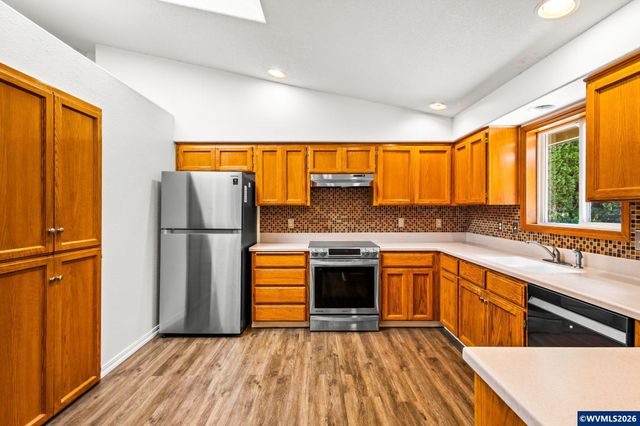 2030 Woodhaven Ct NW, Salem, OR 97304
