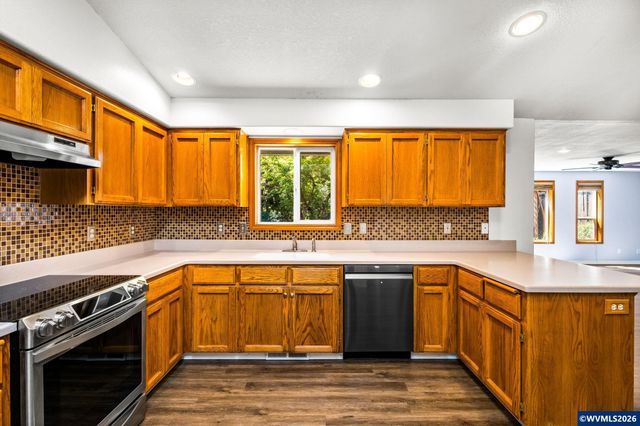 2030 Woodhaven Ct NW, Salem, OR 97304