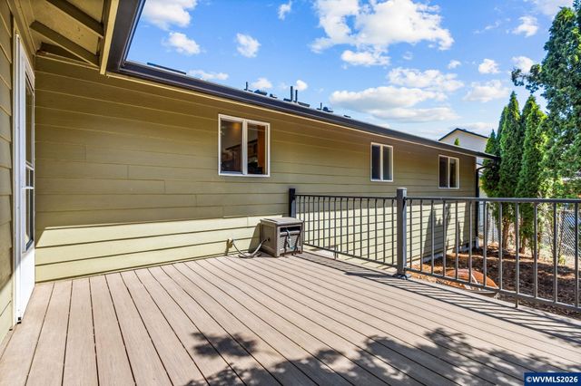 2030 Woodhaven Ct NW, Salem, OR 97304