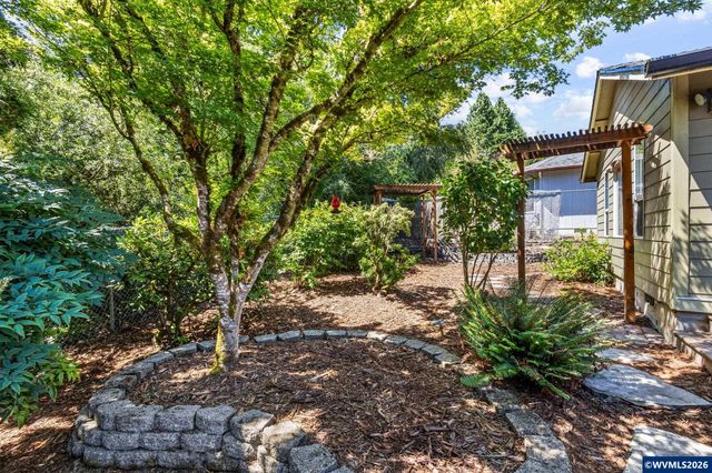 2030 Woodhaven Ct NW, Salem, OR 97304