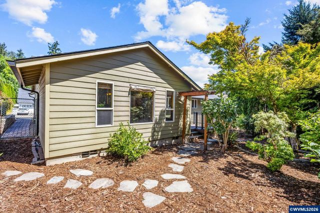 2030 Woodhaven Ct NW, Salem, OR 97304