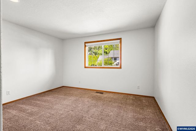 2030 Woodhaven Ct NW, Salem, OR 97304