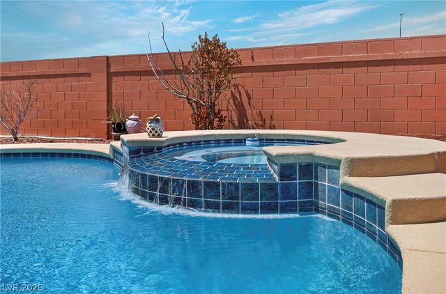 1035 Devon Lake Street, Las Vegas, NV 89110