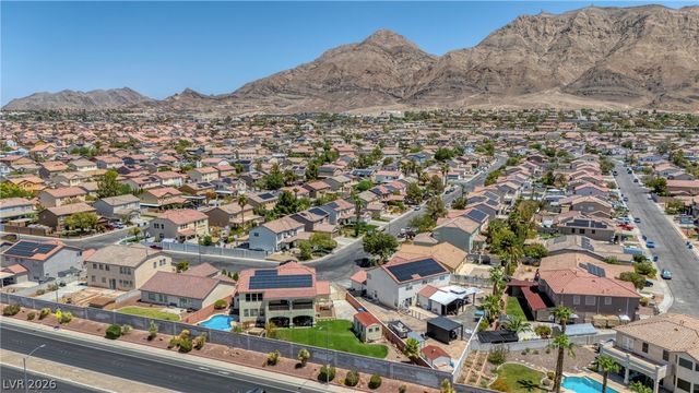 1035 Devon Lake Street, Las Vegas, NV 89110
