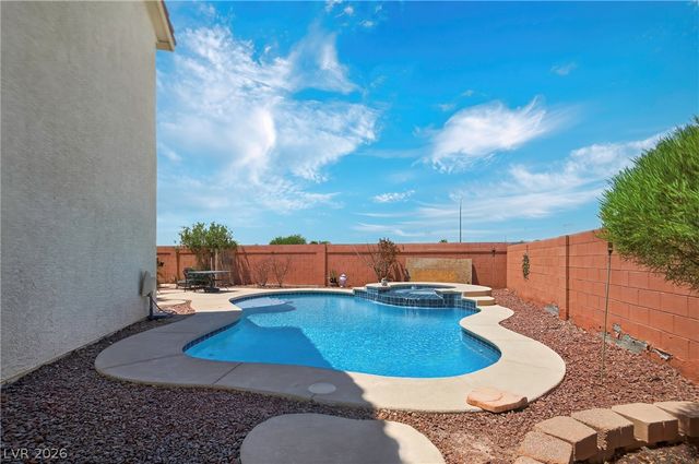 1035 Devon Lake Street, Las Vegas, NV 89110