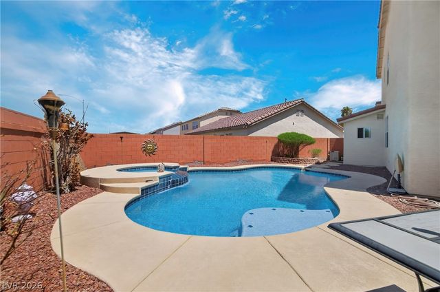 1035 Devon Lake Street, Las Vegas, NV 89110