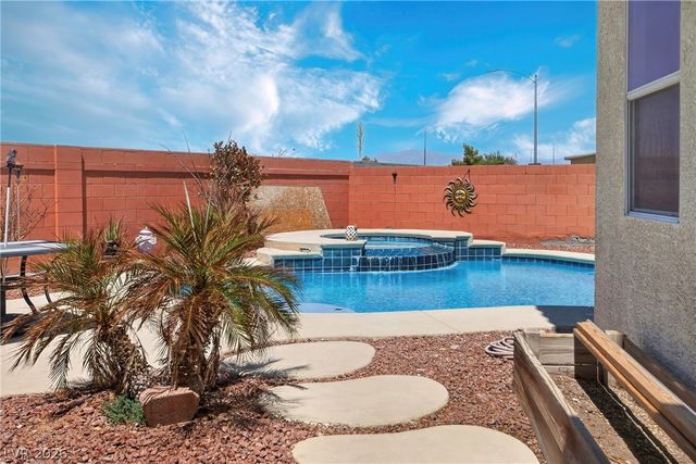 1035 Devon Lake Street, Las Vegas, NV 89110