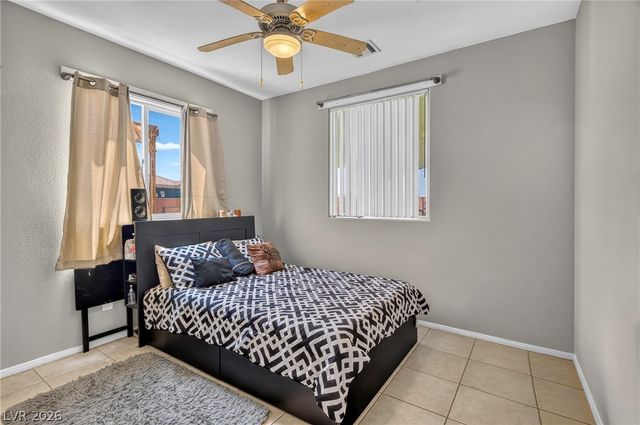 1035 Devon Lake Street, Las Vegas, NV 89110