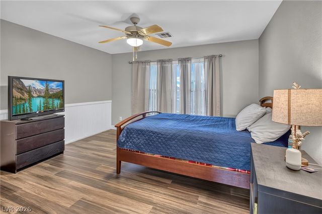 1035 Devon Lake Street, Las Vegas, NV 89110
