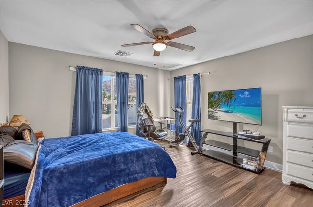 1035 Devon Lake Street, Las Vegas, NV 89110