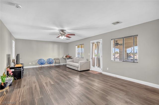 1035 Devon Lake Street, Las Vegas, NV 89110