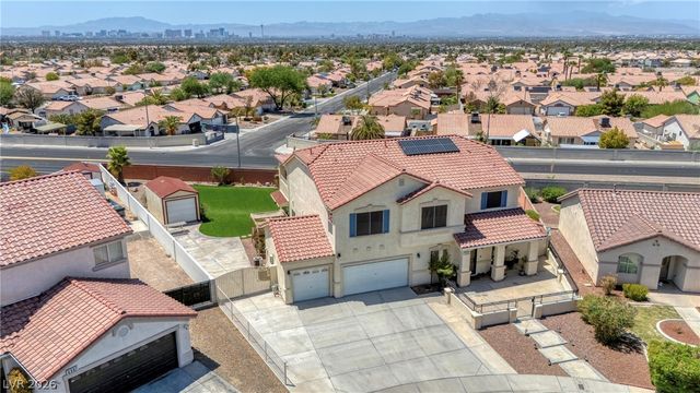 1035 Devon Lake Street, Las Vegas, NV 89110