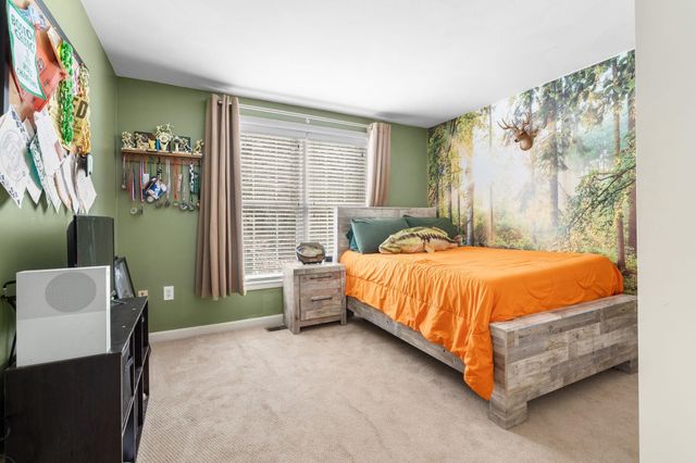 8 Snowdrop Lane, Litchfield, NH 03052