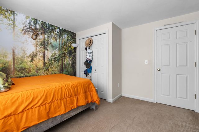 8 Snowdrop Lane, Litchfield, NH 03052