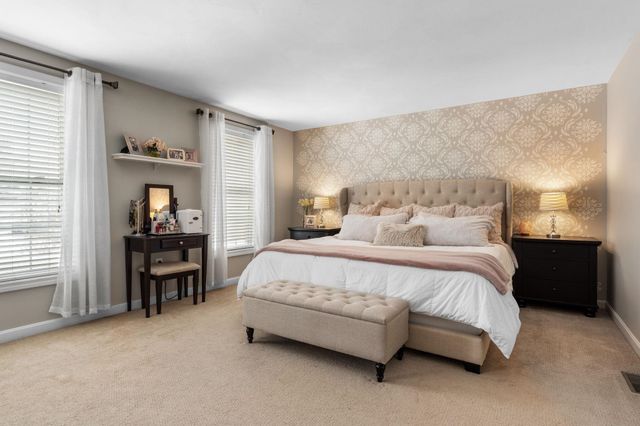 8 Snowdrop Lane, Litchfield, NH 03052