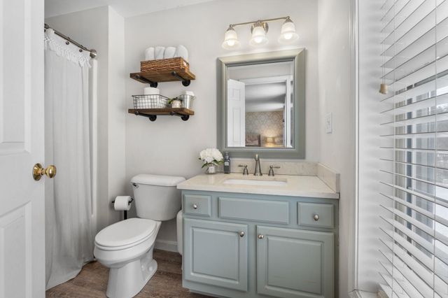 8 Snowdrop Lane, Litchfield, NH 03052