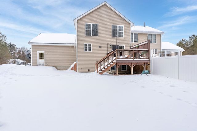 8 Snowdrop Lane, Litchfield, NH 03052