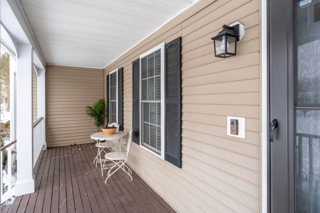 8 Snowdrop Lane, Litchfield, NH 03052