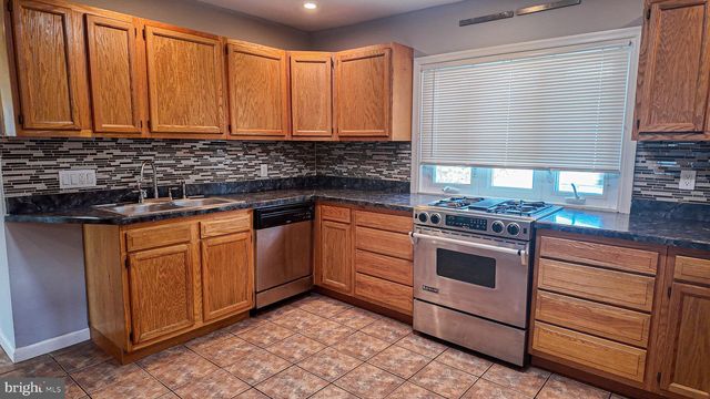 9316 ACADEMY RD, Philadelphia, PA 19114