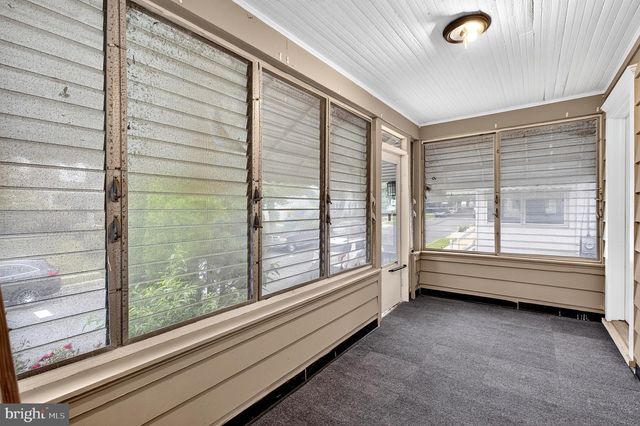 268 CLOVER, Ewing Twp, NJ 08560