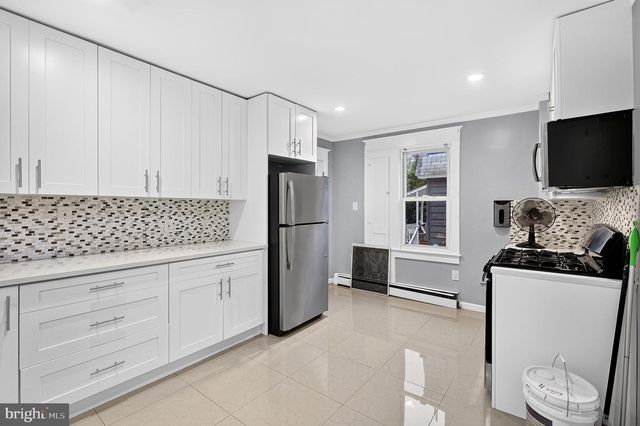 268 CLOVER, Ewing Twp, NJ 08560