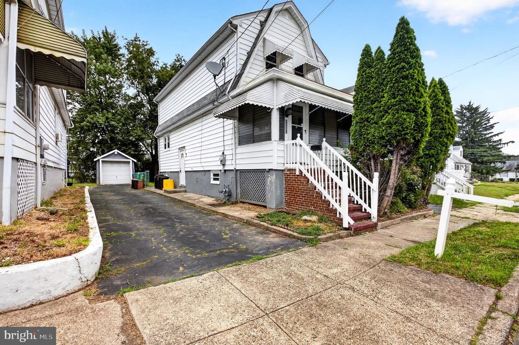 268 CLOVER, Ewing Twp, NJ 08560