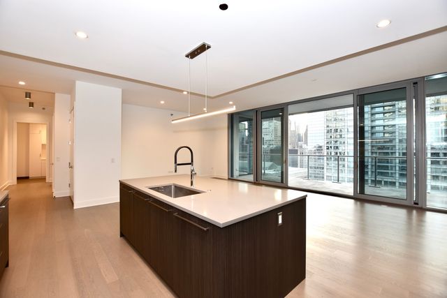 60 E Randolph Street PH25C, Chicago, IL 60601