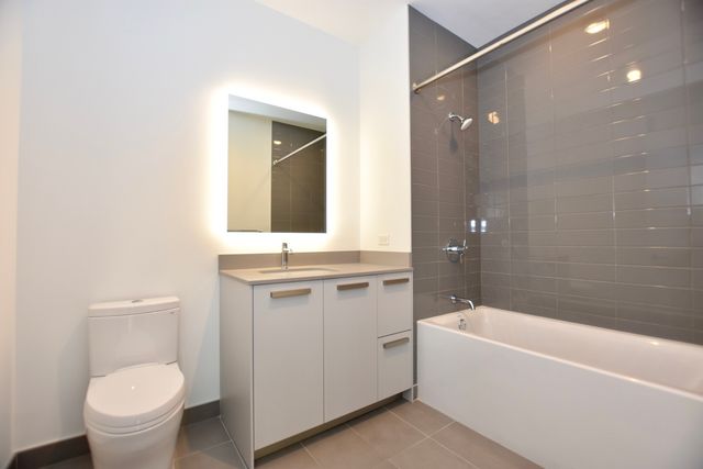 60 E Randolph Street PH25C, Chicago, IL 60601