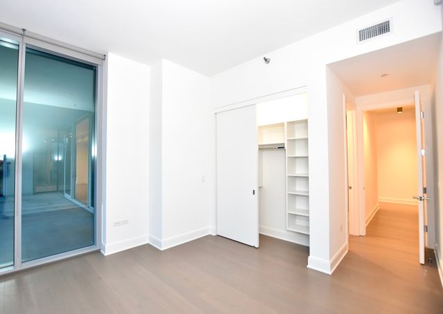 60 E Randolph Street PH25C, Chicago, IL 60601