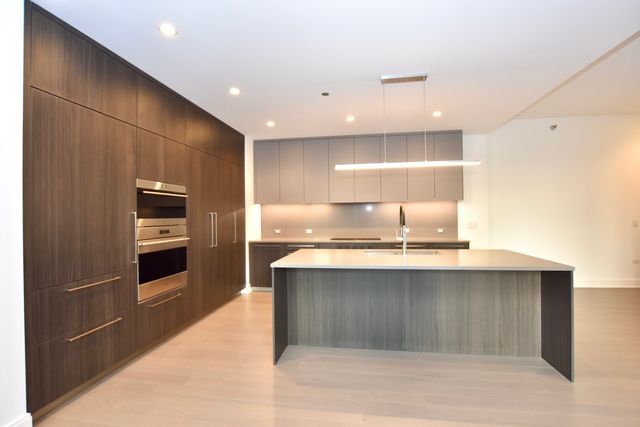 60 E Randolph Street PH25C, Chicago, IL 60601