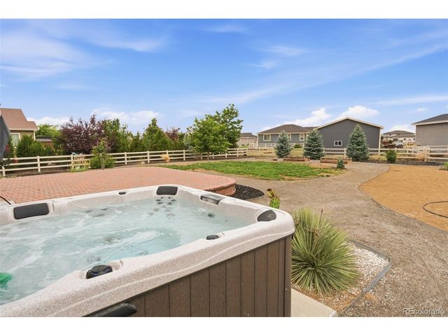 565 Remington Dr, Hudson, CO 80642