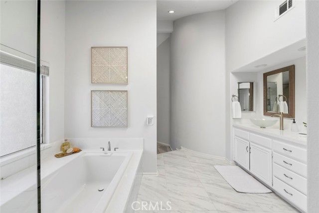 30 Wakonda, Rancho Santa Margarita, CA 92679