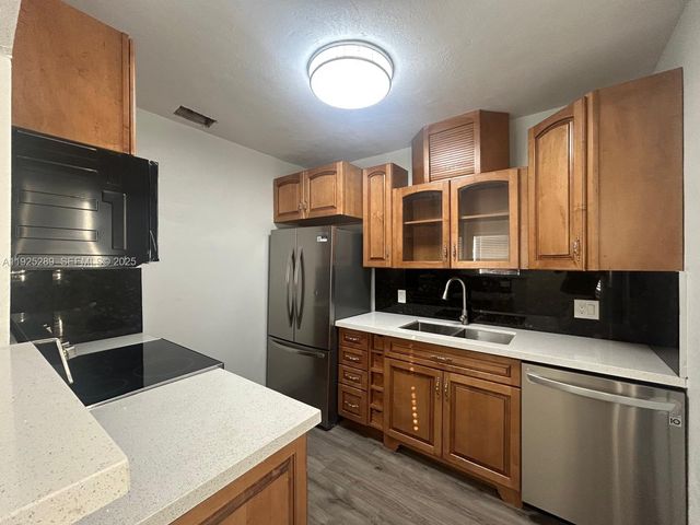 806 NW 18th St, Fort Lauderdale, FL 33311