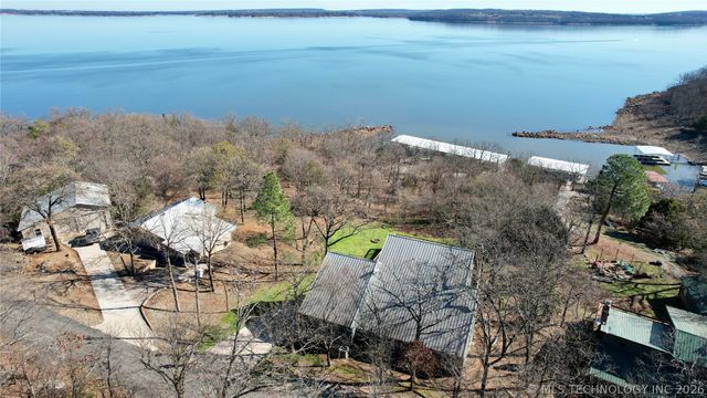 1048 Robin Hood Road, Eufaula, OK 74432